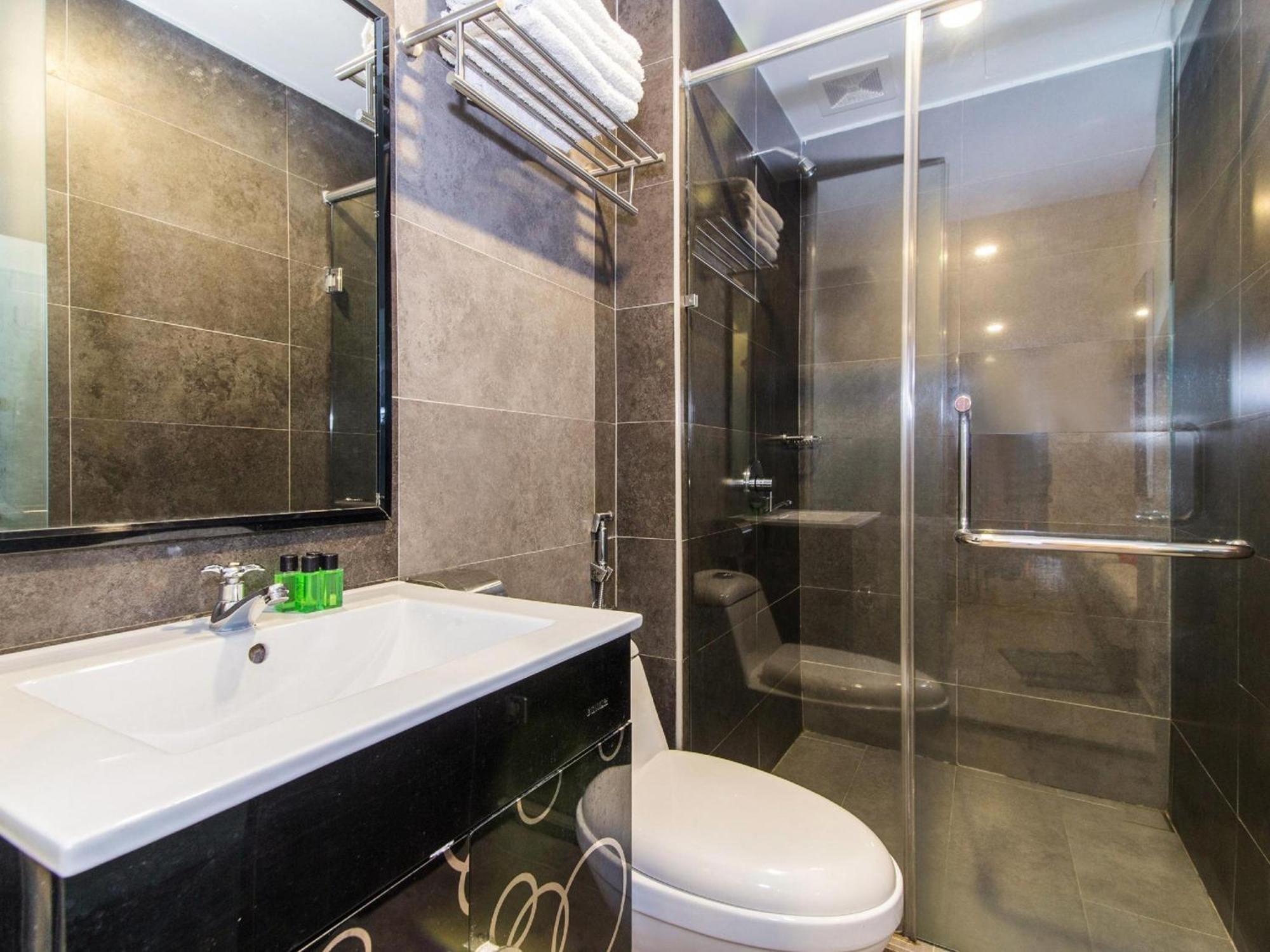 Super Oyo 340 Comfort Hotel Kampong Batu Belah Bagian luar foto