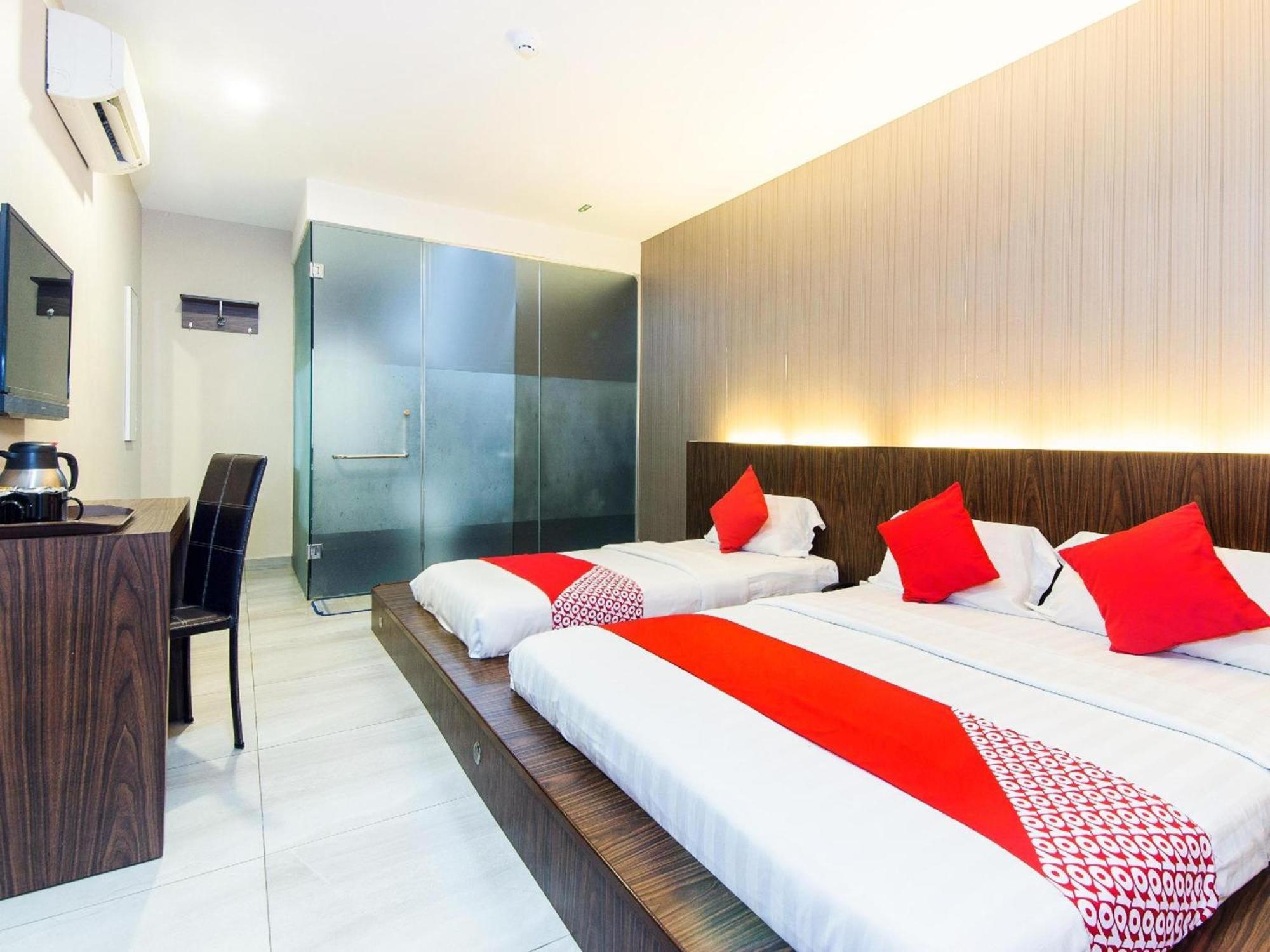 Super Oyo 340 Comfort Hotel Kampong Batu Belah Bagian luar foto