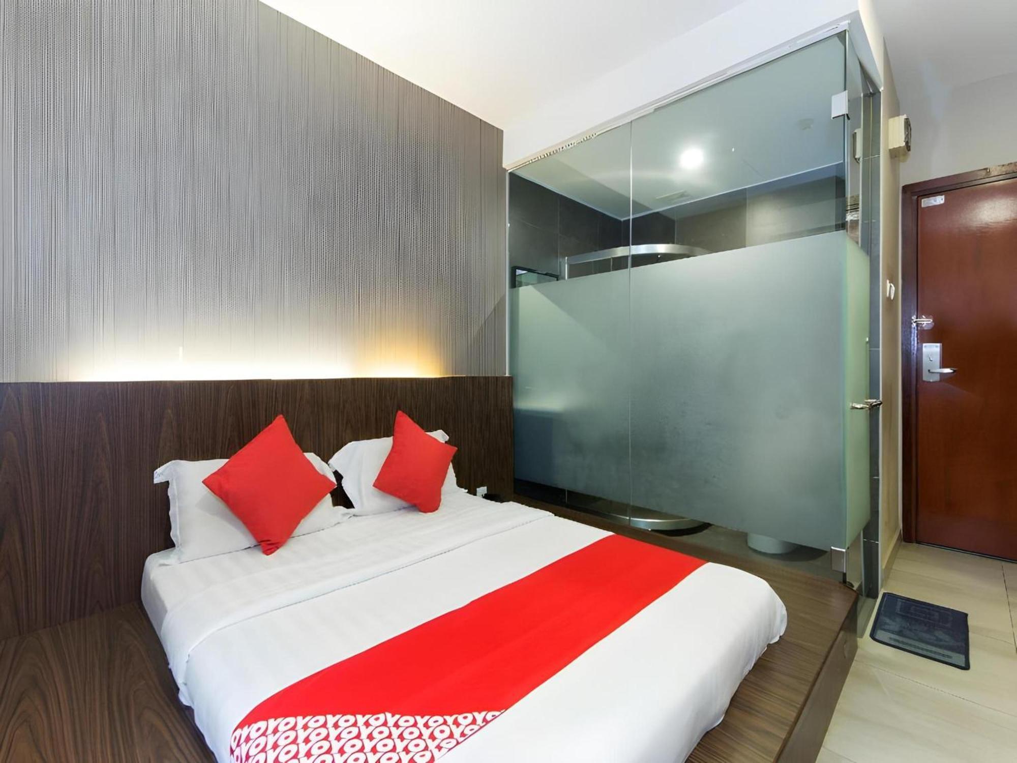 Super Oyo 340 Comfort Hotel Kampong Batu Belah Bagian luar foto