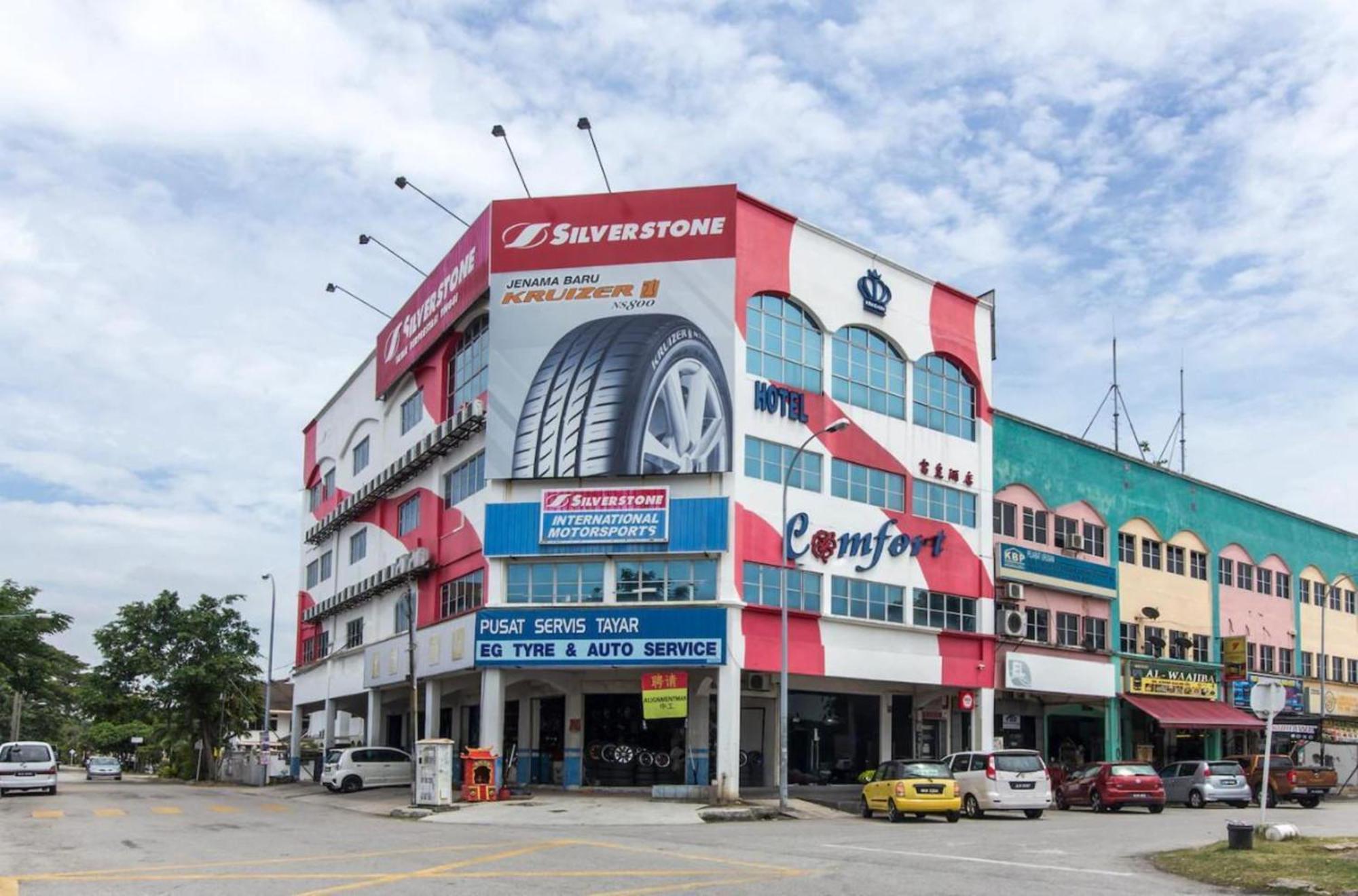 Super Oyo 340 Comfort Hotel Kampong Batu Belah Bagian luar foto