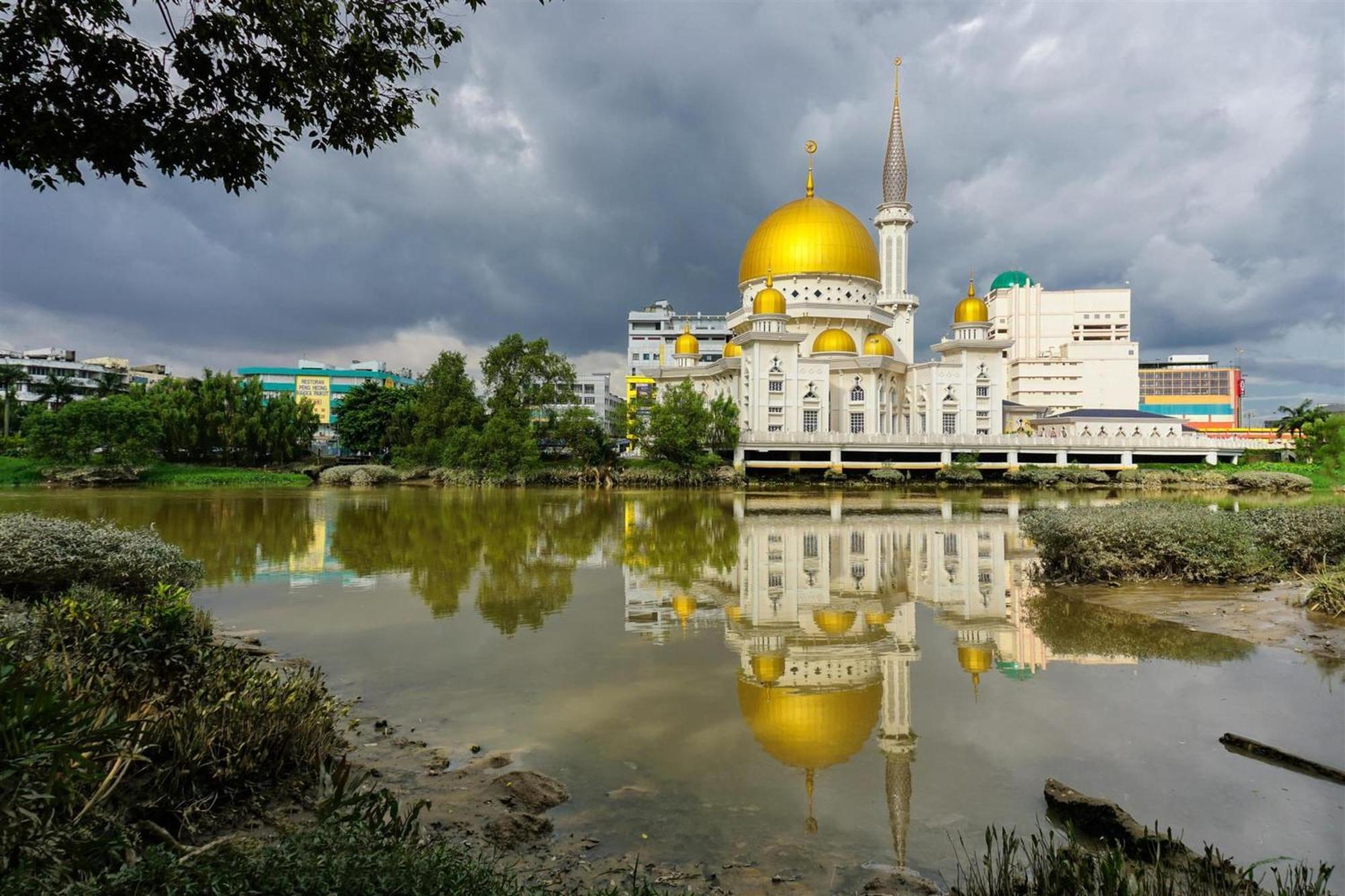 Super Oyo 340 Comfort Hotel Kampong Batu Belah Bagian luar foto
