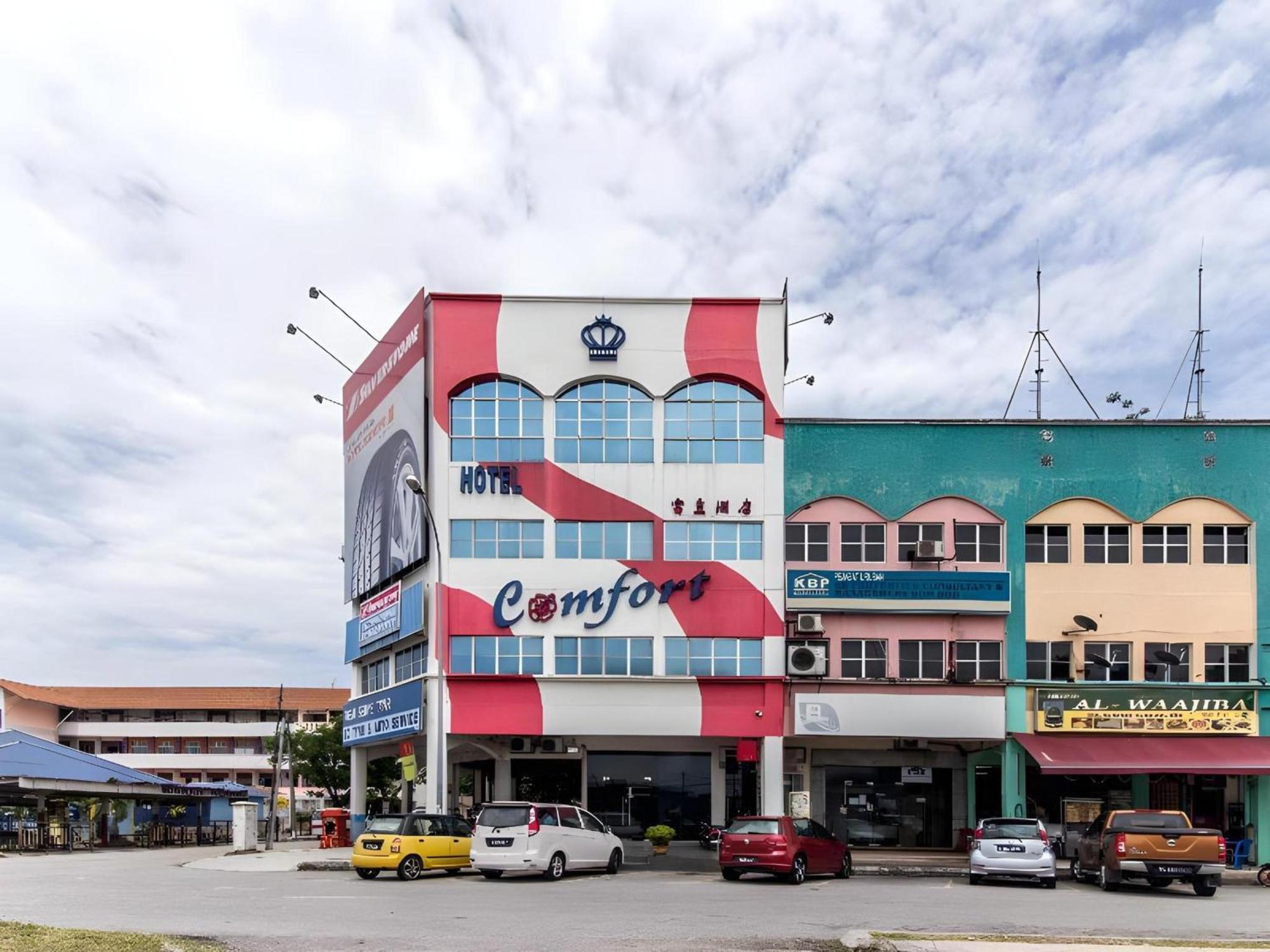 Super Oyo 340 Comfort Hotel Kampong Batu Belah Bagian luar foto