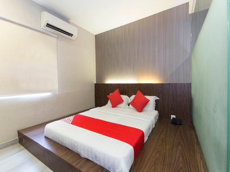 Super Oyo 340 Comfort Hotel Kampong Batu Belah Bagian luar foto